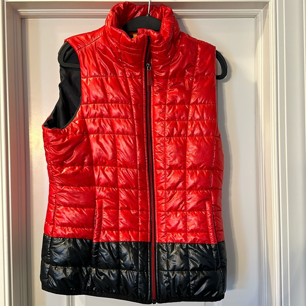 Lole puffer vest  red and black zip up with pockets